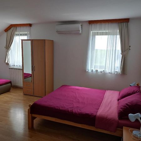 Apartments Dale Smoljanac Buitenkant foto